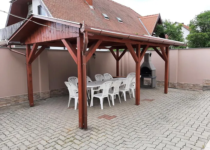 42 Feroehelyes Apartament *