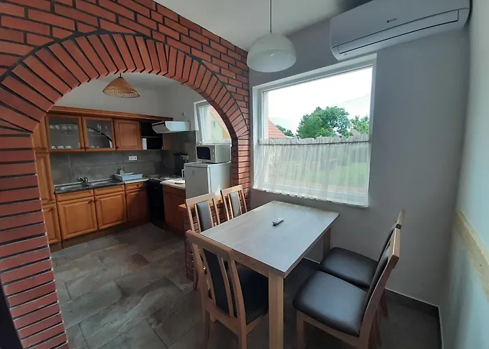 42 Feroehelyes Apartament *